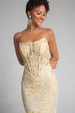 Portia and Scarlett XO082