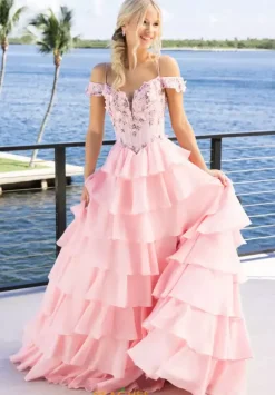 Portia and Scarlett XO171