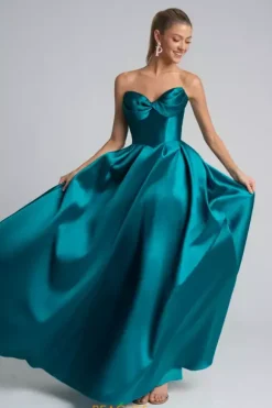 Portia and Scarlett XO110