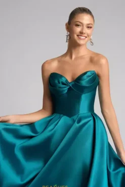 Portia and Scarlett XO110