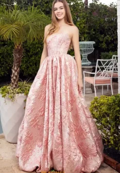 Portia and Scarlett XO180