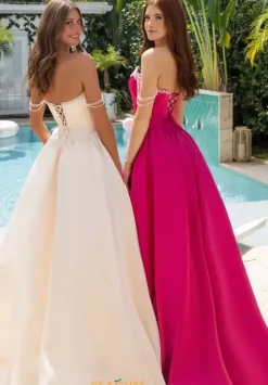 Portia and Scarlett XO187