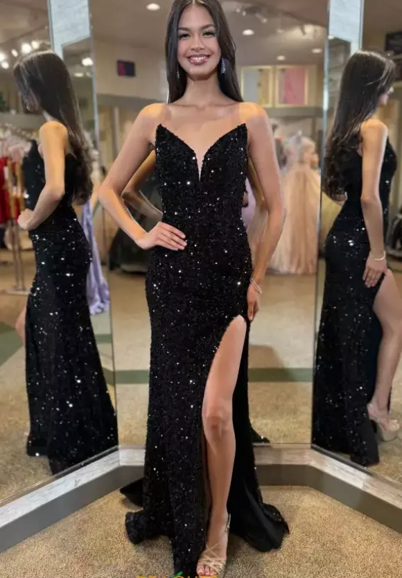 Portia and Scarlett XO099