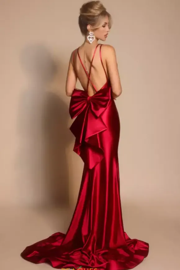 Portia and Scarlett XO095