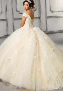Vizcaya Quinceanera 89316