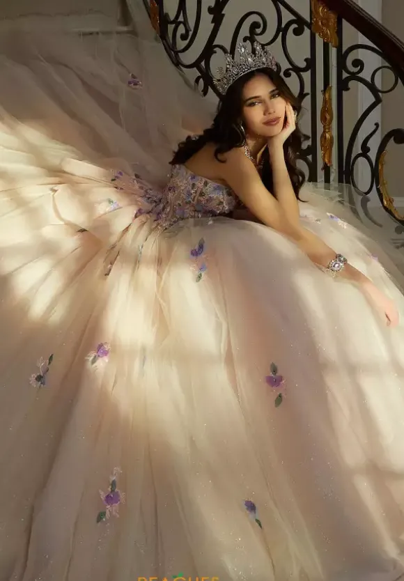 Vizcaya Quinceanera 60202