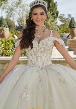 Vizcaya Quinceanera 89422