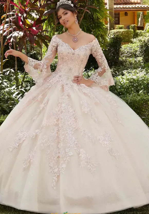 Vizcaya Quinceanera 60124
