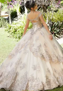 Vizcaya Quinceanera 89294